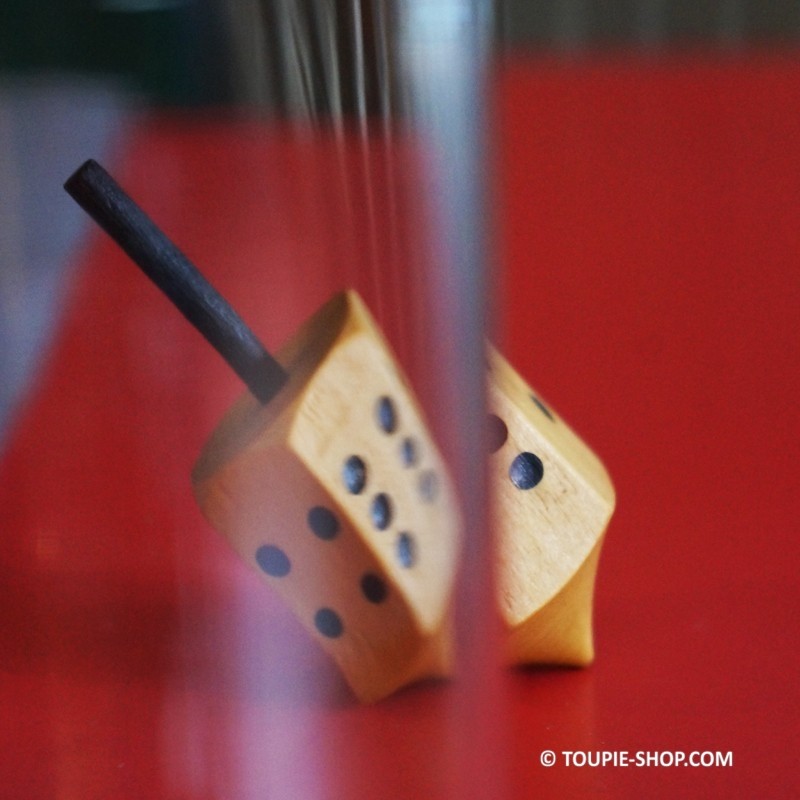 Toupie toton dé à jouer en bois achat facile sur tout pour le jeu