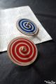 Couleur Bleu Rouge Toupies en Bois Jouet avec Spirale Jeu Enfant Cadeau Original Noel Gouter Anniversaire Achat Jeux Toupie