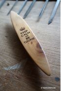 Anagyre en Bois avec Citation Jeux de Toupie Cadeau qui a du Sens !