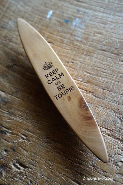 Anagyre en Bois Jeux de Mots Keep Calm and Be Toupie Londres Guerre 14-18 Cadeau Original Magasin Jouet Artisanal France