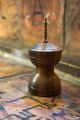 Toupie Mystere objet deco en bois naturel noyer fabrique France artisan Tourneur Cadeau Adulte Jeux Toupie Shop