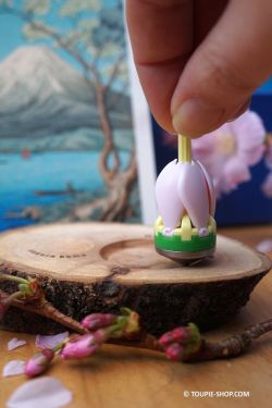 Toupie Japonaise Sakura Fleur de Cerisier Printemps Jouet Magique fabrique au Japon Jeux Porte Bonheur Toupie Shop