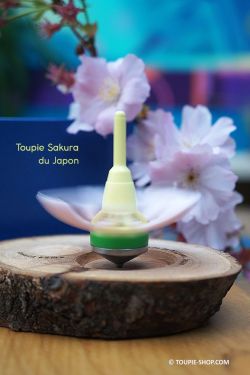  	Toupie Japonaise Sakura Fleur de Cerisier Jouet Magique fabrique au Japon Jeux Porte Bonheur Toupie Shop Collection Printemps