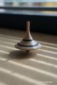 Toupie du Film Inception Jouet Bois Hetre noirci Magasin Jeux Toupie-Shop Achat Cadeau Original Noel Made in France Artisanat