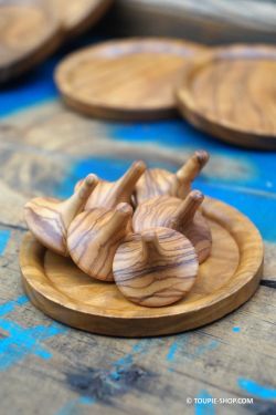 Petit plateau pour toupies en bois olivier accessoire de jeux acheter cadeau artisanal piece unique jouet noel Toupie Shop