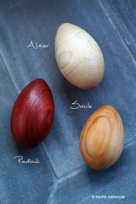 Oeuf toupies en bois idee cadeau Paques jeux fabrique en france acheter objet insolite artisanal deco originale jouer en famille