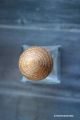Toupie oeuf idee de cadeau pour Paques jeux en bois made in France objet insolite deco fabrication artisanale 