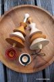  	Toupie avec ficelle en cuir jeux en bois merisier erable buis jouet artisanal achat piece unique cadeau fabrique en france