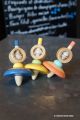 Comment lancer une toupie en bois avec ficelle Jeux pour enfant couleurs pastel acheter cadeau jouet traditionnel