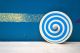 Spirale bleue toupie jeux illusions optiques jouet en bois magique animation sciences toupies enfants cadeau original noel