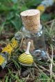 Mini Toupie Abeille Jeux en Bois Fiole en Verre Jouet Artisanal Cadeau Original Apiculteur Toupie Shop