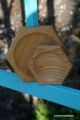Alveole plateau en bois artisanal pour lancer toupie jeux abeille cadeau original noel magasin jouet Toupie Shop