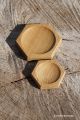 alveole plateau hexagonal en bois de chene pour toupies jeux avec abeille cadeau artisanal magasin jouet toupie shop