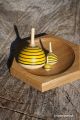 	plateau artisanal hexagonal en bois de chene pour toupies accessoires jeux abeille cadeau original magasin jouet toupie shop