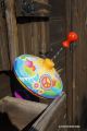 Toupie pour bebe jouet eveil en metal grande toupie couleurs peace and love jeux avec animaux cadeau enfant 1 an