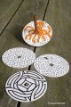Quelle activite creative facile a la maison comment occuper les enfant jeux toupie en bois jouet loisirs creatifs coloriages