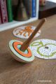 Toupie en bois pour enfant idee activite creative manuelle facile a faire maison jouet artisanal magasin jeux toupie shop