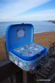 peace and love valise vintage carton boite collection toupies accessoires jeux Toupie Shop magasin jouet bois cadeau original