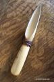 toupie anagyre coutelas en bois ebene blanc sculpture jeux cadeau unique artisanat made in france rahan pif gadget