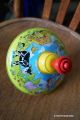toupie traditionnelle jeu ancien en metal cadeau enfant jouet avec animaux ferme cochon cheval vache chat jeux toupies toupi