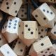 Ou acheter des dés à jouer 6 faces original jeux de societe achat toupie jouet en bois naturel fabrique en france Toupie Shop