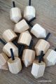  	Animation atelier creatif enfant creer dé a jouer 6 faces jeux de societe roles toupie en bois naturel cadeau personnalise