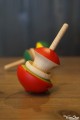 Pomme Croquée Toupie avec Anneau Jeux en Bois Acheter Jouet Artisanal pour Adulte Enfant Toupie Shop Magasin Jouets Nantes