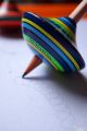Toupie en bois qui dessine avec crayon jeux coloriages enfant adulte collection Toupie Shop Boutique Jouets Cadeau Original