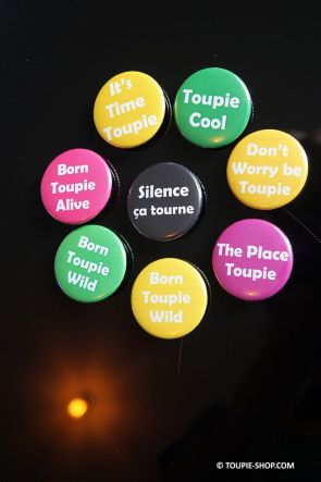 Don't worry be Toupie Badge en Metal Accessoires Jeux de Mots Citation Humour Site Toupie Shop Magasin Jouet Collection Toupies