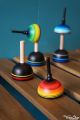 Colibris jeux en bois toupie avec support jouet artisanal piece unique couleur design objet deco cadeau original noel toupies