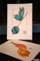 Abeille Papillon Nouvelle Collection Carte Postale Originale Vœux Dessin Illustration Aquarelle Toupie Shop Cadeau Jeux Bois